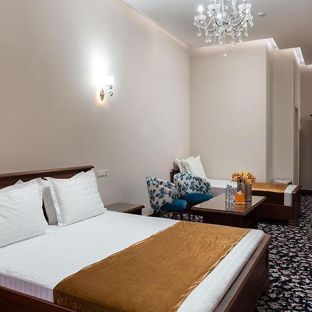 Aqua Hotel Tashkent Bagian luar foto