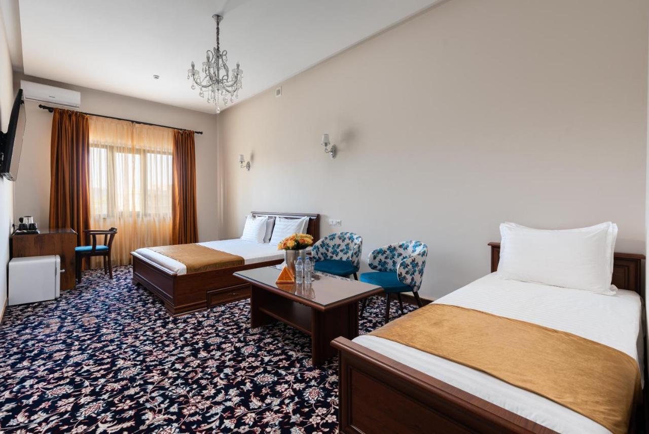 Aqua Hotel Tashkent Bagian luar foto